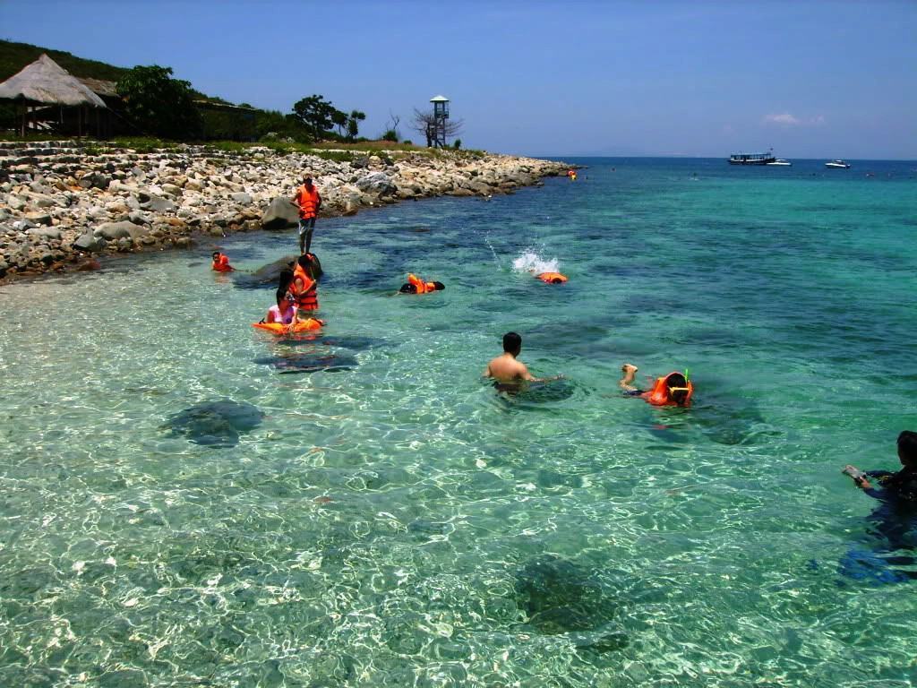 Kinh nghiệm đi tour 4 đảo Nha Trang - tham quan và tắm biển tại KDL Bãi Tranh