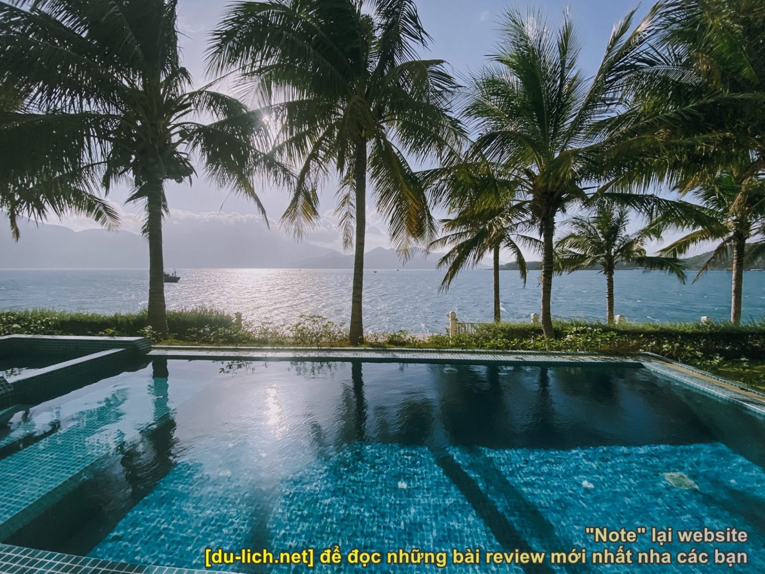 Phong cảnh biển đẹp như mơ. Có nên đi đảo Hòn Tằm Nha Trang không?