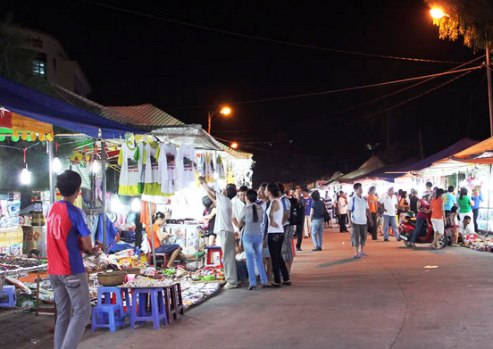 Hình ảnh chợ đêm Dinh Cậu ở Phú Quốc