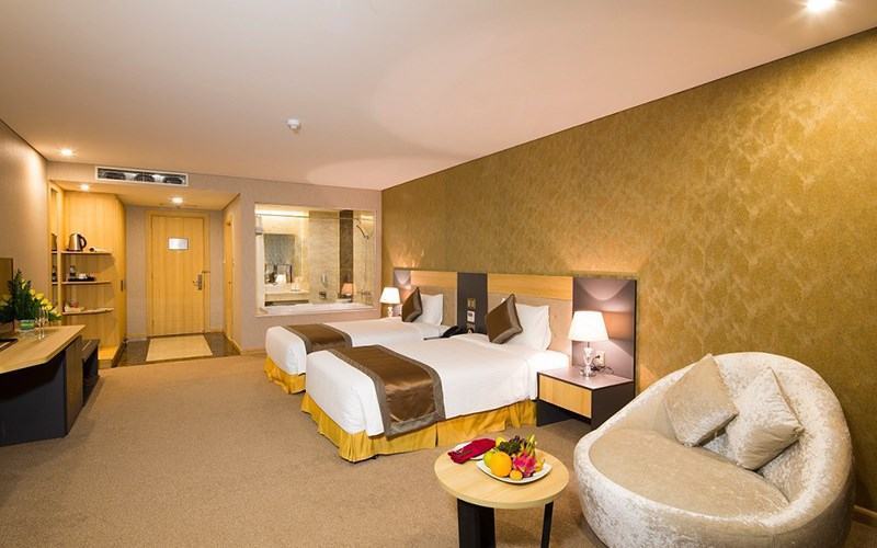 Giá phòng khách sạn Mường Thanh Nha Trang cũng không đắt lắm so với nhiều resort khác