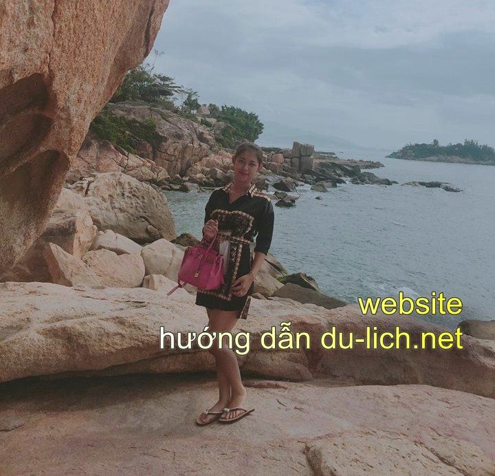Hình ảnh Hòn Chồng Nha Trang, nơi rất nhiều bạn trẻ kéo về chụp ảnh