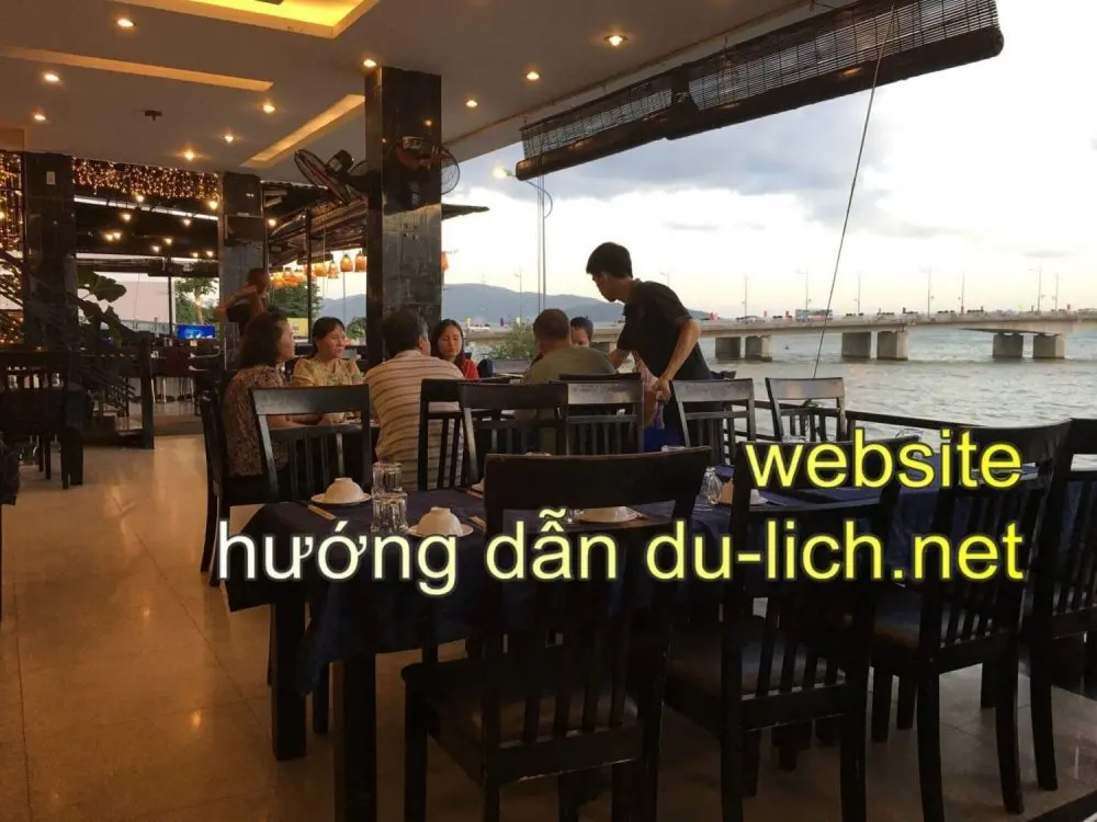 Quán Hải Sản Bó Kè có các đặc điểm gì nổi bật so với những quán hải sản khác tại Nha Trang?