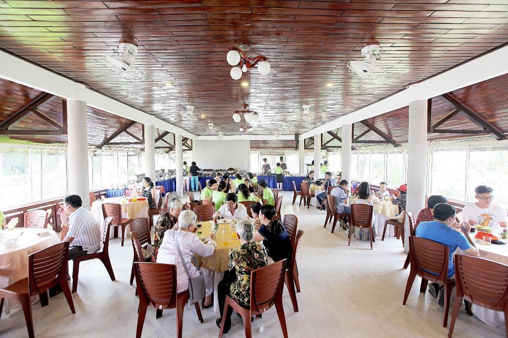 Hình ảnh khách sạn gần biển Tuy Hòa: khu vực buffet của KS Sài Gòn Phú Yên