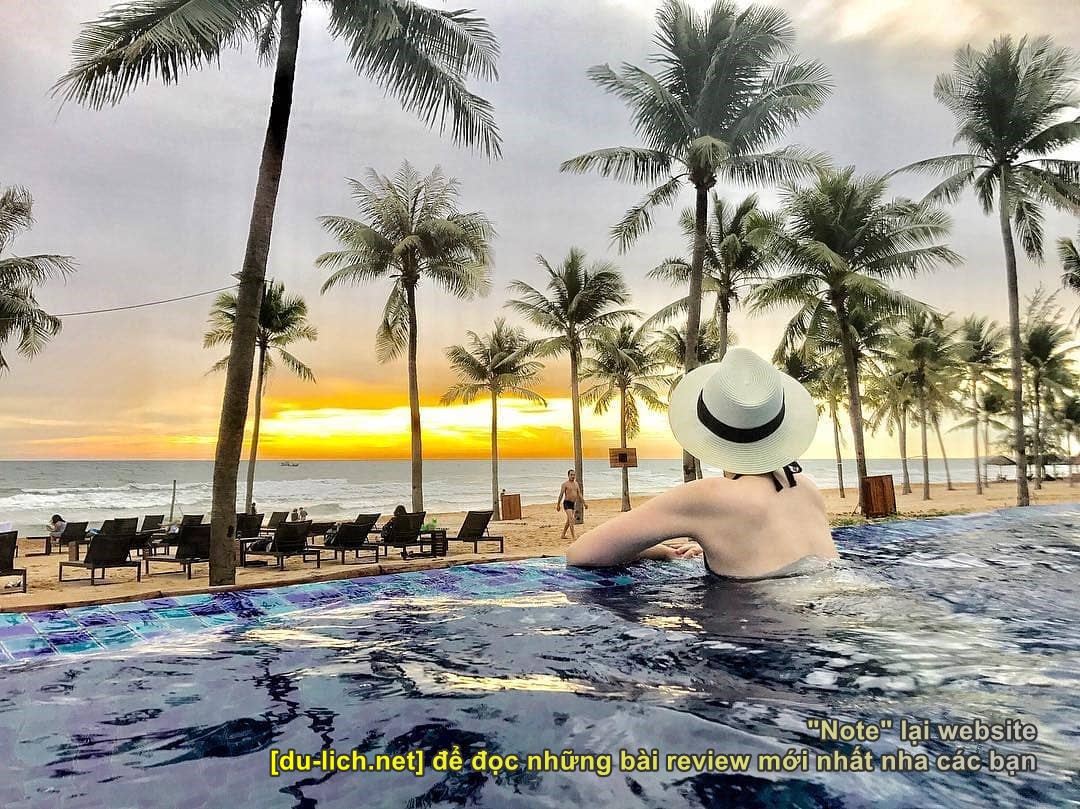 Hình ảnh bể bơi view biển của Novotel Phú Quốc