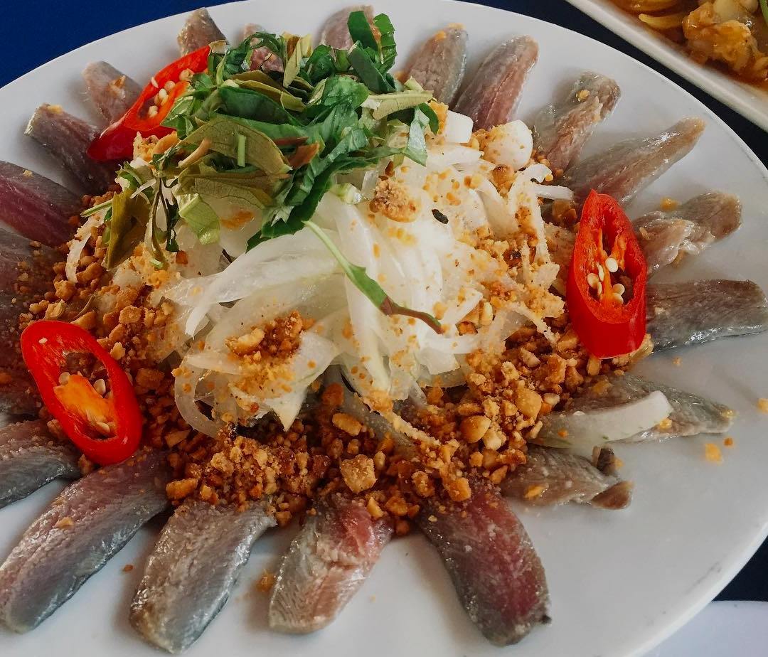 Hình ảnh các món ăn vặt ở Phú Quốc: gỏi cá trích