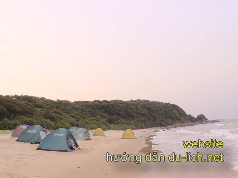 Hình ảnh bãi tắm Vụng Tiên Cô Tô: - nơi có thể dựng lều cắm trại, ngắm cả hoàng hôn lẫn bình minh
