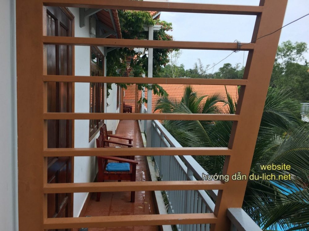 Hình ảnh Camellia Resort Phú Quốc: Mỗi ngôi nhà có một ngách cầu thang riêng nên khá riêng tư, không sợ bị làm phiền