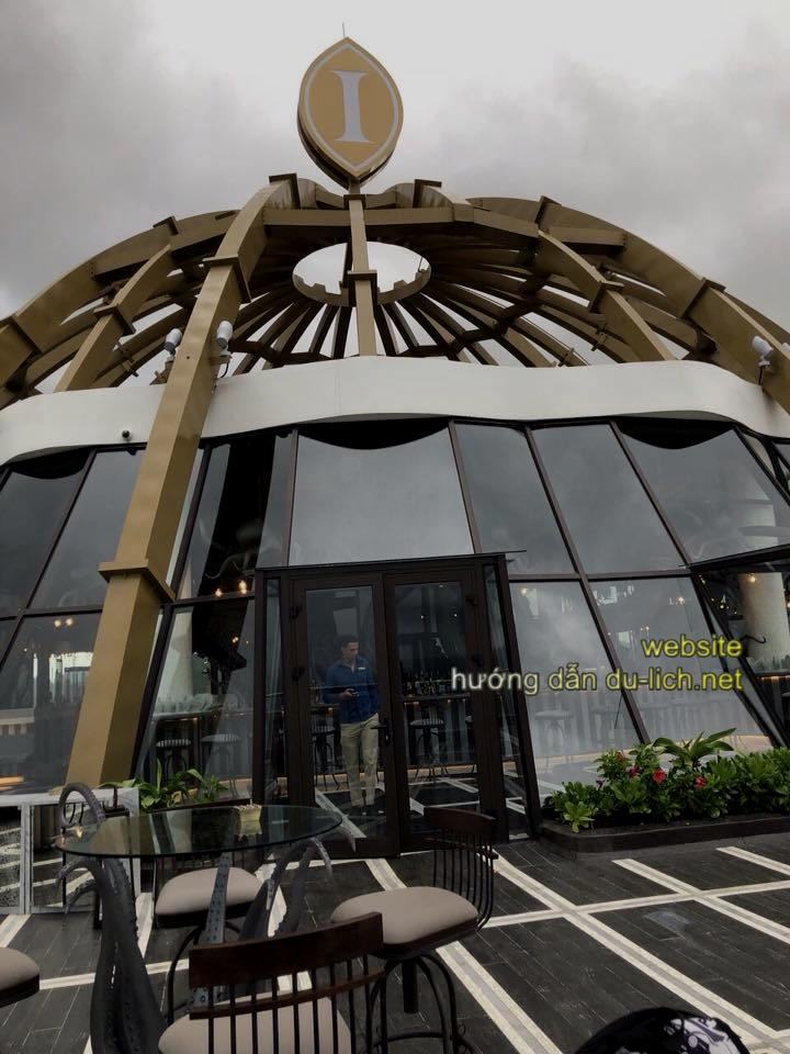 Skybar cao nhất Phú Quốc nằm ở nóc nhà của khách sạn Intercon