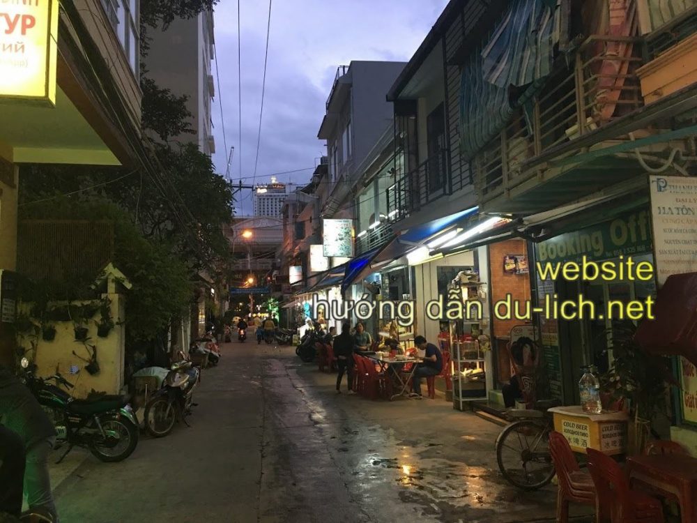 Review chi phí đi Nha Trang hết bao nhiêu tiền: con phố cụt Tôn Đản nơi mình ở