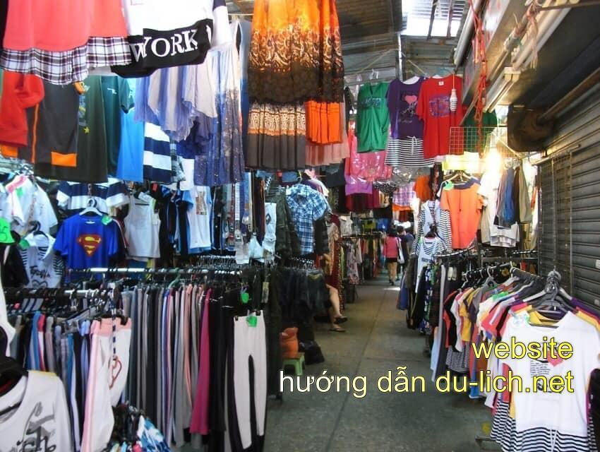 Cả thế giới đồ thời trang tại chợ Chatukcha - Kinh nghiem mua sam tai Bangkok (7)
