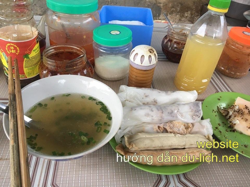 Bánh cuốn trứng bà Yêu tt Đồng Văn
