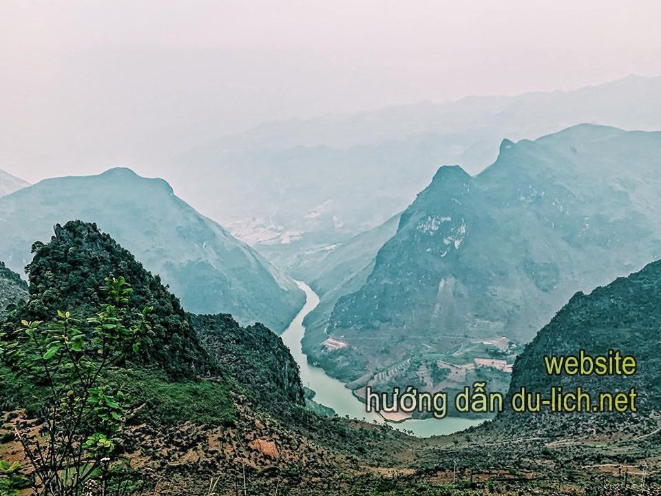 Đèo Mã Pì Lèng & dòng sông Nho Quế