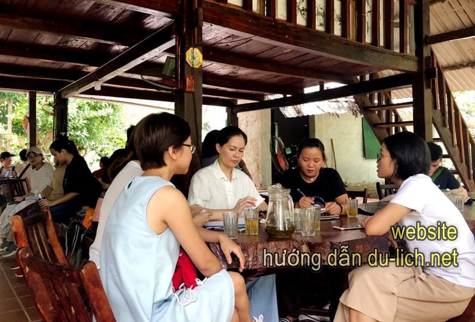 Nghỉ trưa, ăn uống tại Nhất Lâm Thủy Trang Trà (2)
