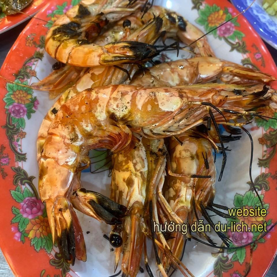 Tôm nướng quán Năm Đảnh - Đi Đà Nẵng nên ăn hải sản ở đâu ngon và rẻ (10)