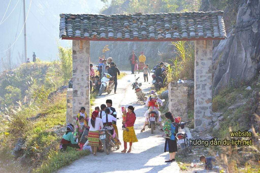 Cổng vào làng Lao Xa của Đồng Văn