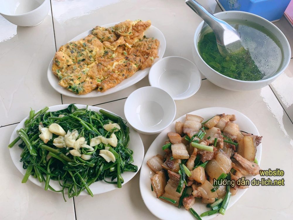 Bữa cơm ở Tt. Yên Minh