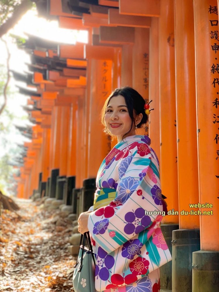 Hình ảnh đẹp lạ của đền nghìn cột Fushumi Inari