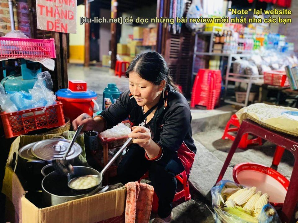 Quán bán món thắng dền tại Đồng Văn. Photo Thảo Nguyên