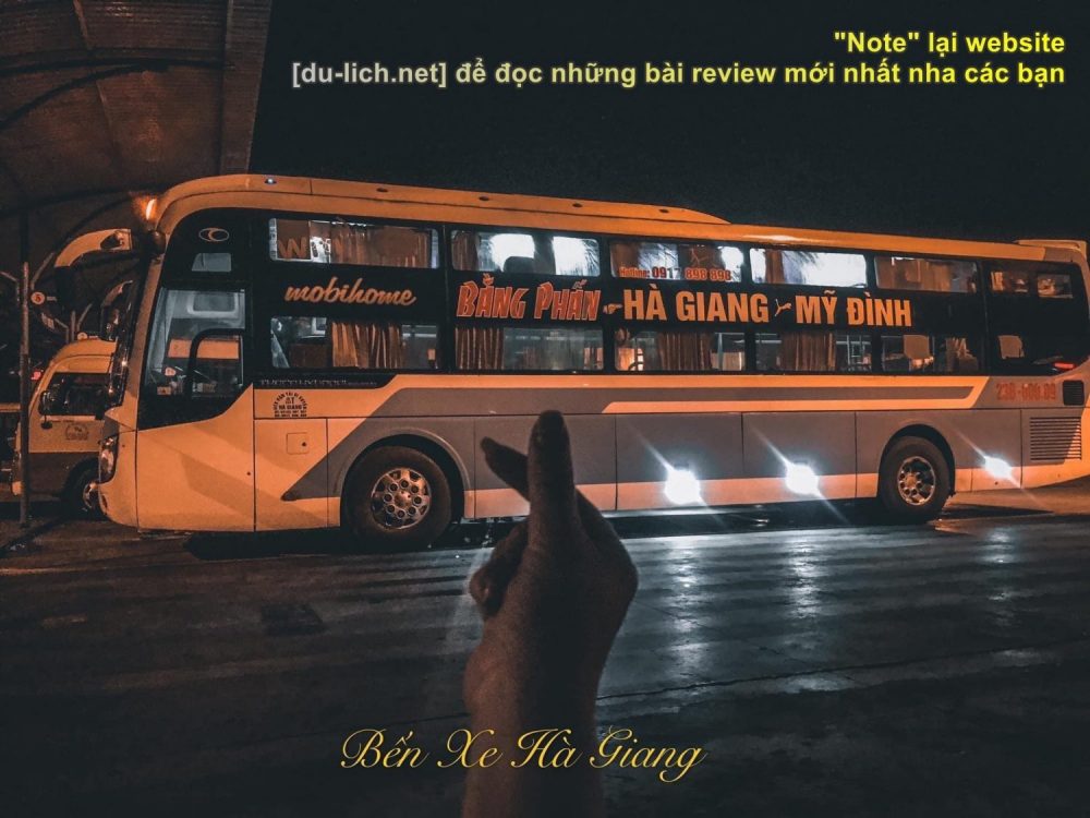 Trên xe khách từ Hà Nội lên Hà Giang vào ban đêm. Photo Ngọc Linh