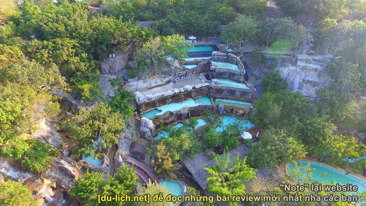 Hình ảnh thác nước tắm khoáng nóng I Resort