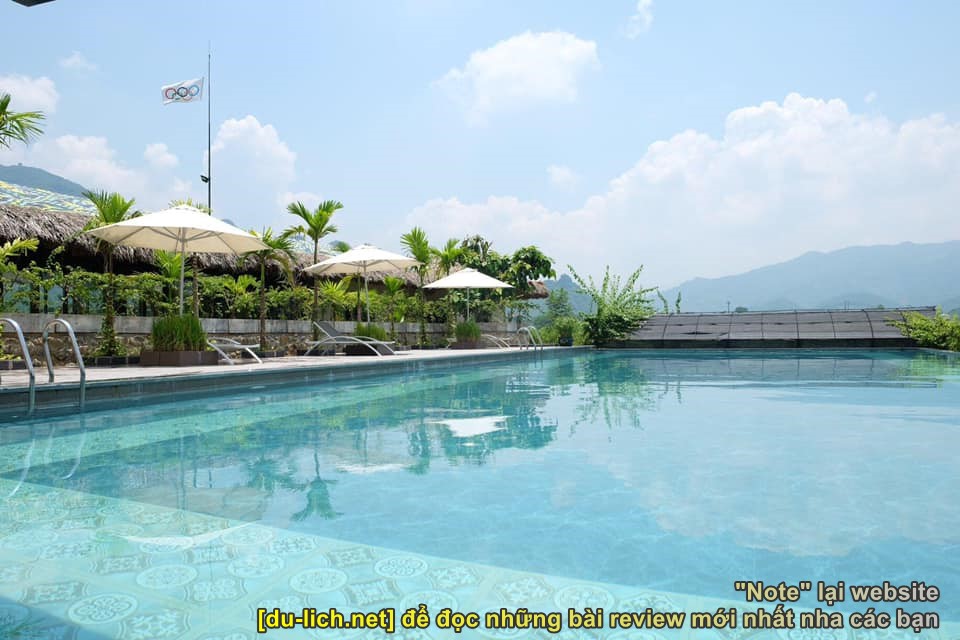 Bể bơi khoáng nóng ngoài trời tại An Lạc Eco Farm & Hot Springs