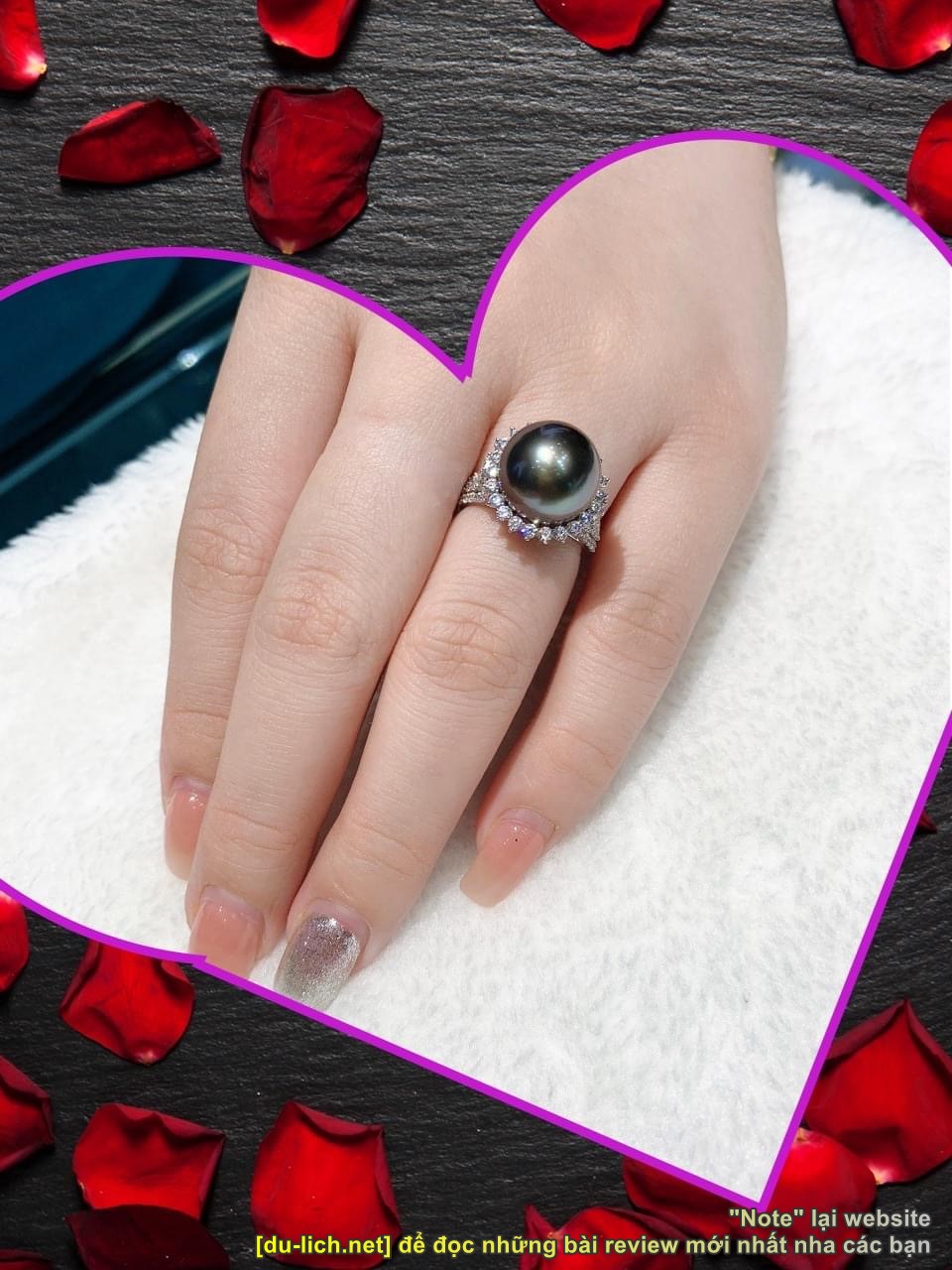 Nhẫn đẹp bằng ngọc trai đen Phú Quốc