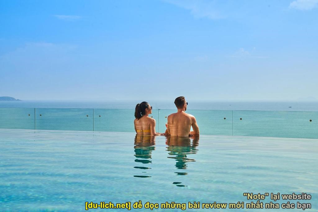 Nên ở khách sạn Nha Trang nào gần biển + view đẹp [2022]